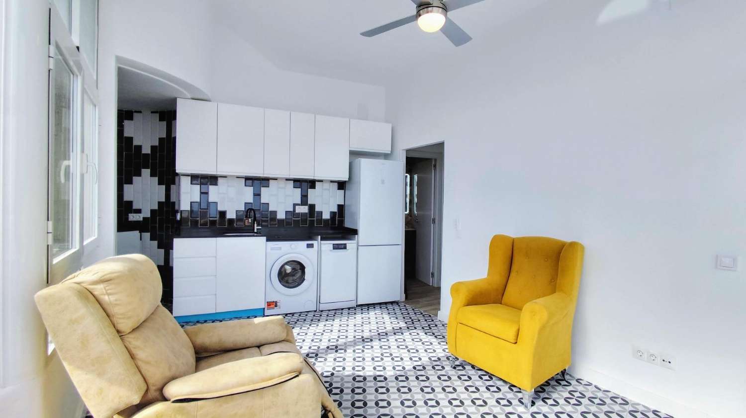 Impresionante Ático Reformado en el Corazón de Torremolinos