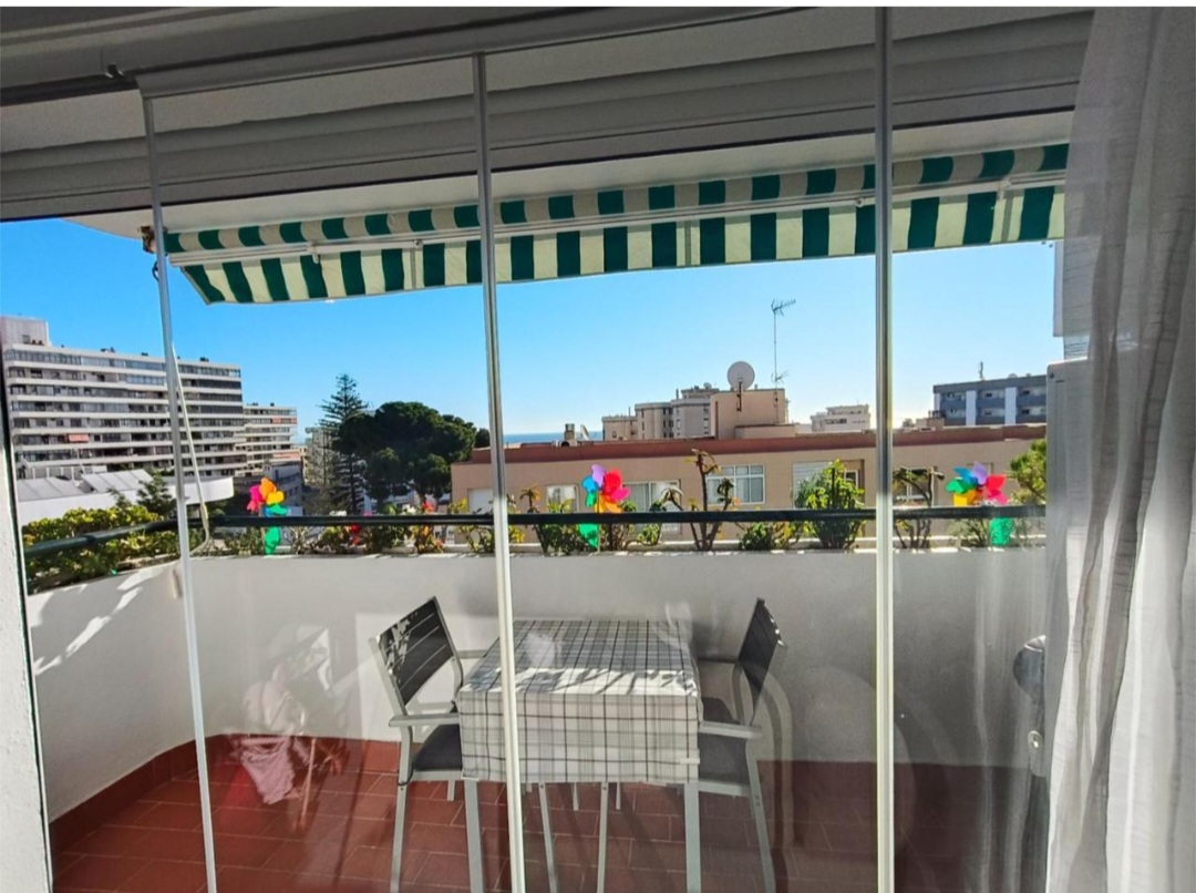 EXCLUSIVO PISO CON VISTAS AL MAR EN LOMA DE LOS RISCOS TORREMOLINOS