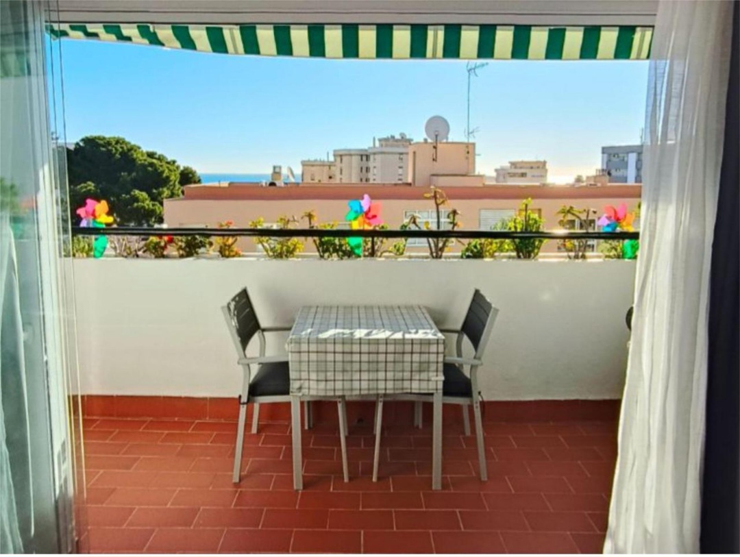 EXCLUSIVO PISO CON VISTAS AL MAR EN LOMA DE LOS RISCOS TORREMOLINOS