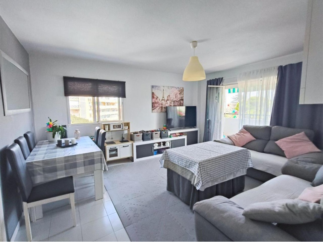 EXCLUSIVO PISO CON VISTAS AL MAR EN LOMA DE LOS RISCOS TORREMOLINOS