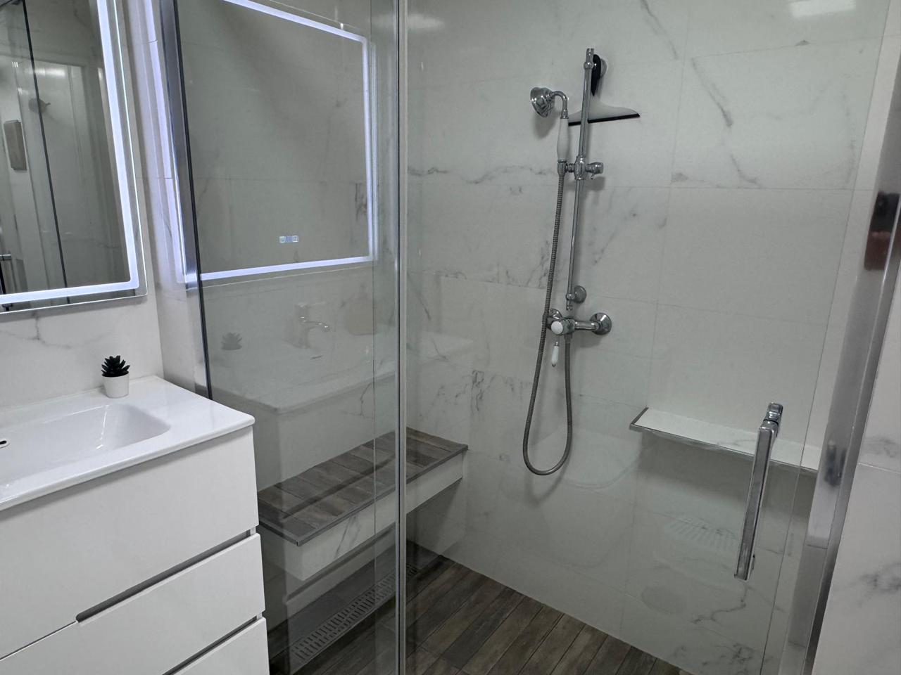 PISO ACTUAL Y REFORMADO EN EL CORAZÓN DE TORREMOLINOS