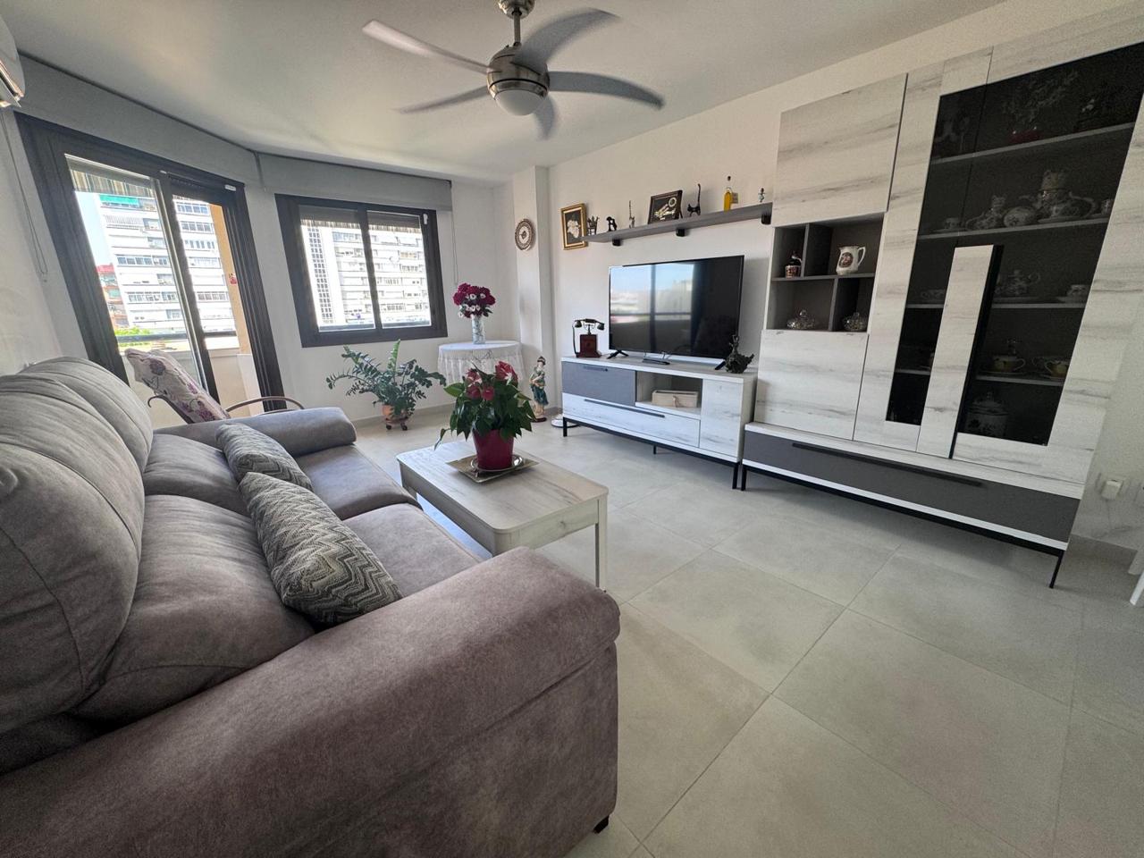 PISO ACTUAL Y REFORMADO EN EL CORAZÓN DE TORREMOLINOS