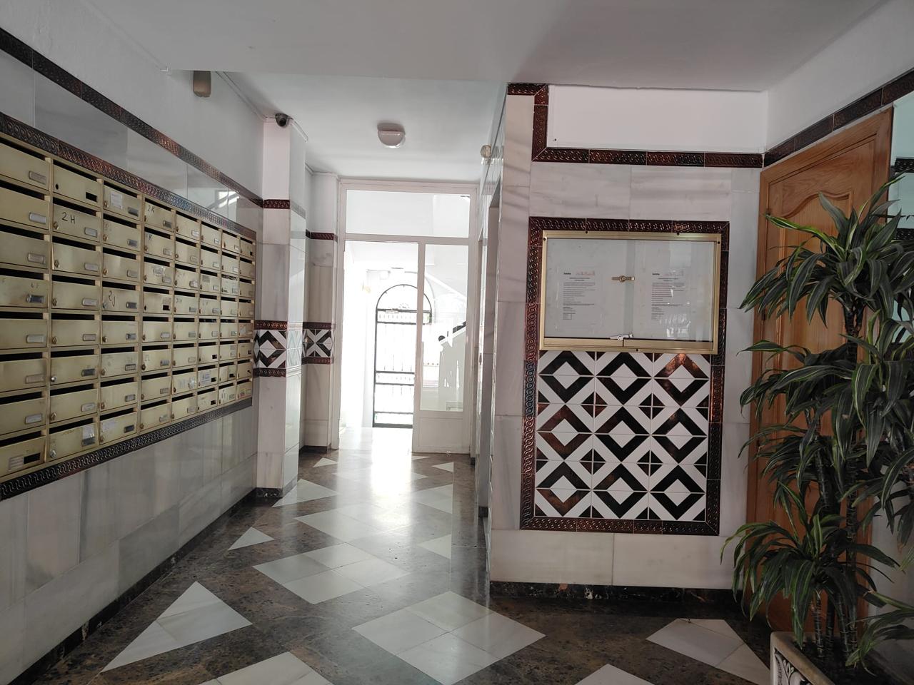 PISO ACTUAL Y REFORMADO EN EL CORAZÓN DE TORREMOLINOS