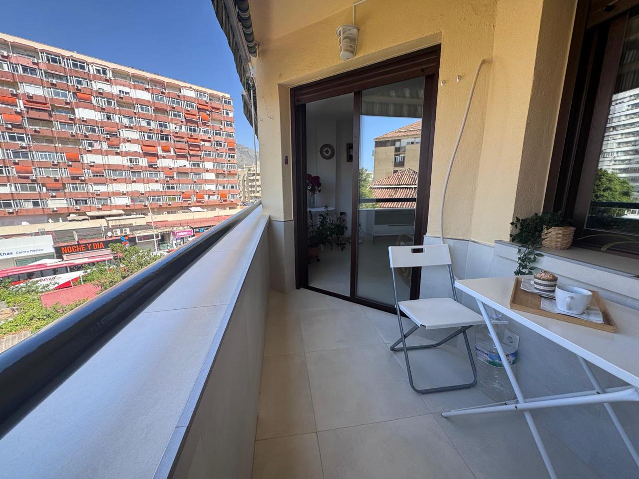 PISO ACTUAL Y REFORMADO EN EL CORAZÓN DE TORREMOLINOS