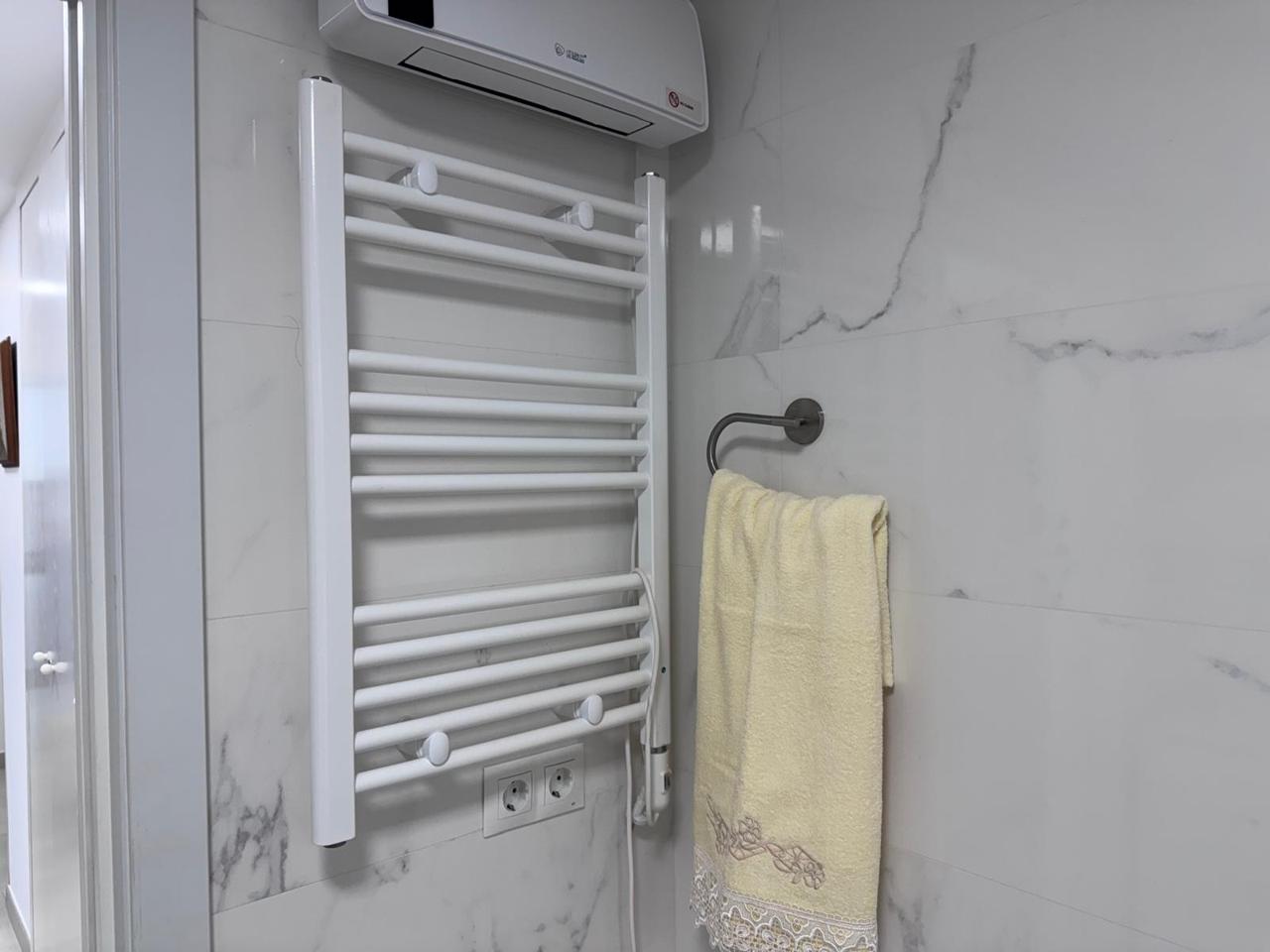 PISO ACTUAL Y REFORMADO EN EL CORAZÓN DE TORREMOLINOS