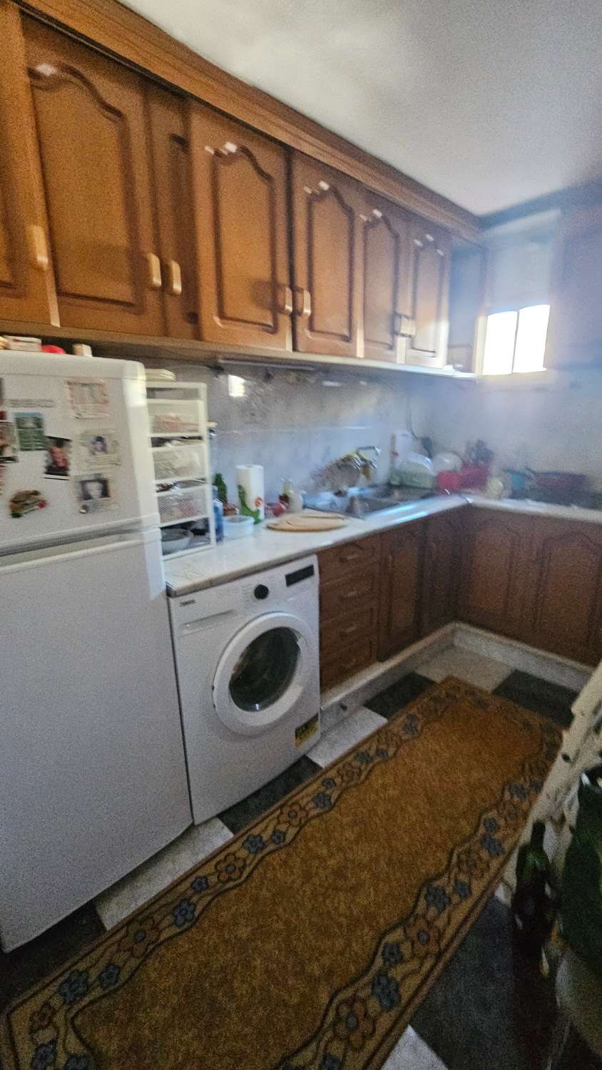 Apartamento con múltiples posibilidades en Torremolinos – Vistas al mar y a la montaña