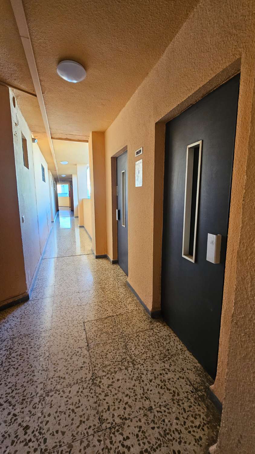 Apartamento con múltiples posibilidades en Torremolinos – Vistas al mar y a la montaña