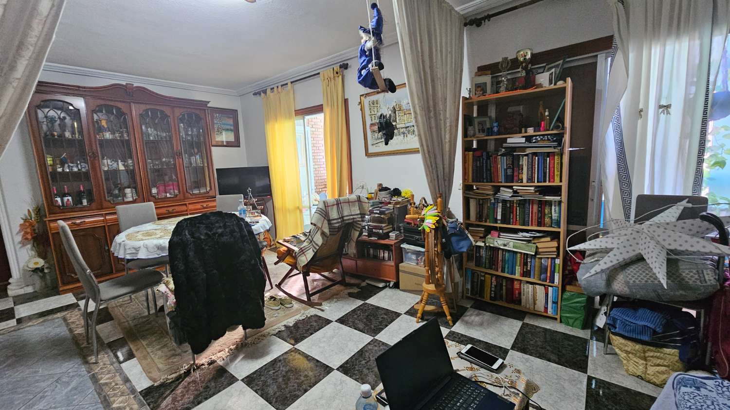 Apartamento con múltiples posibilidades en Torremolinos – Vistas al mar y a la montaña