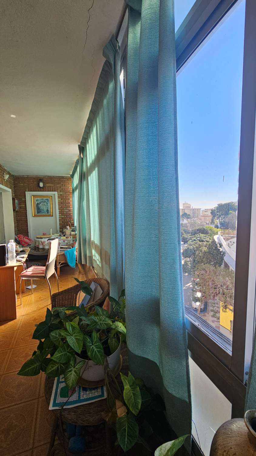 Apartamento con múltiples posibilidades en Torremolinos – Vistas al mar y a la montaña