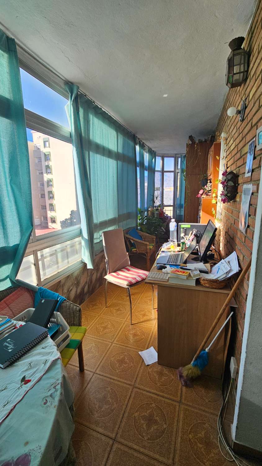 Apartamento con múltiples posibilidades en Torremolinos – Vistas al mar y a la montaña