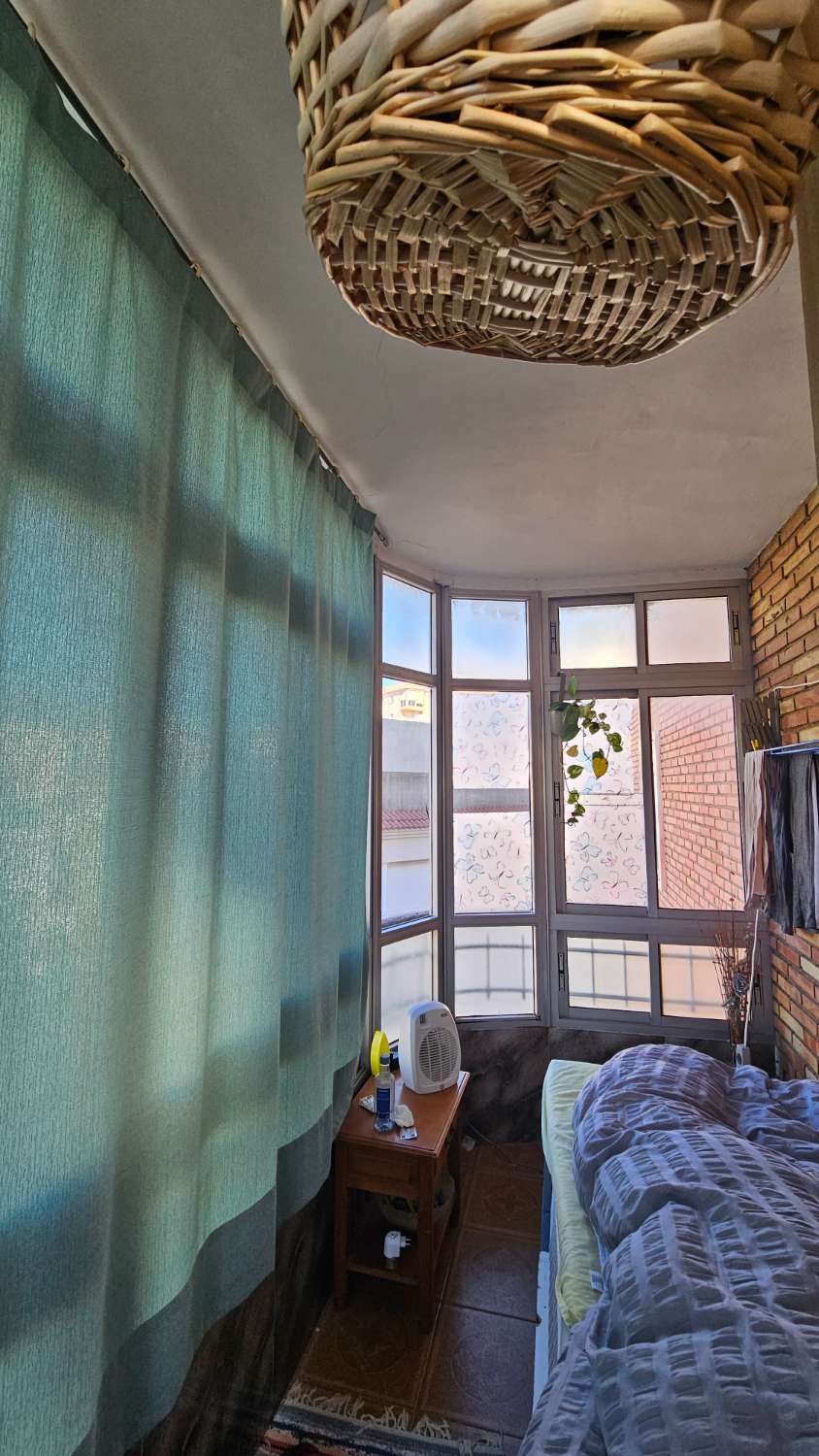 Apartamento con múltiples posibilidades en Torremolinos – Vistas al mar y a la montaña