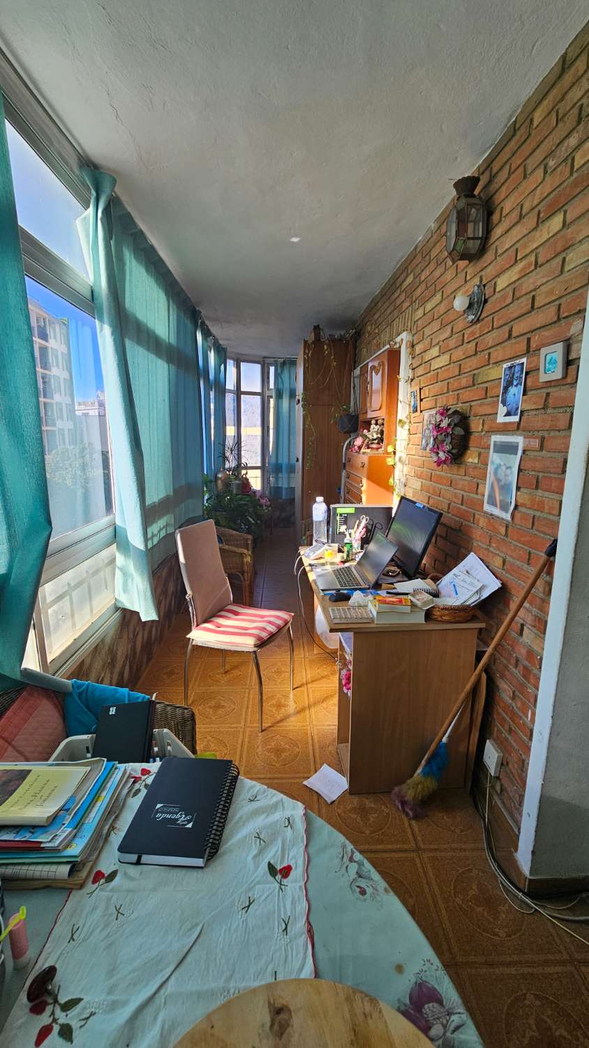 Apartamento con múltiples posibilidades en Torremolinos – Vistas al mar y a la montaña