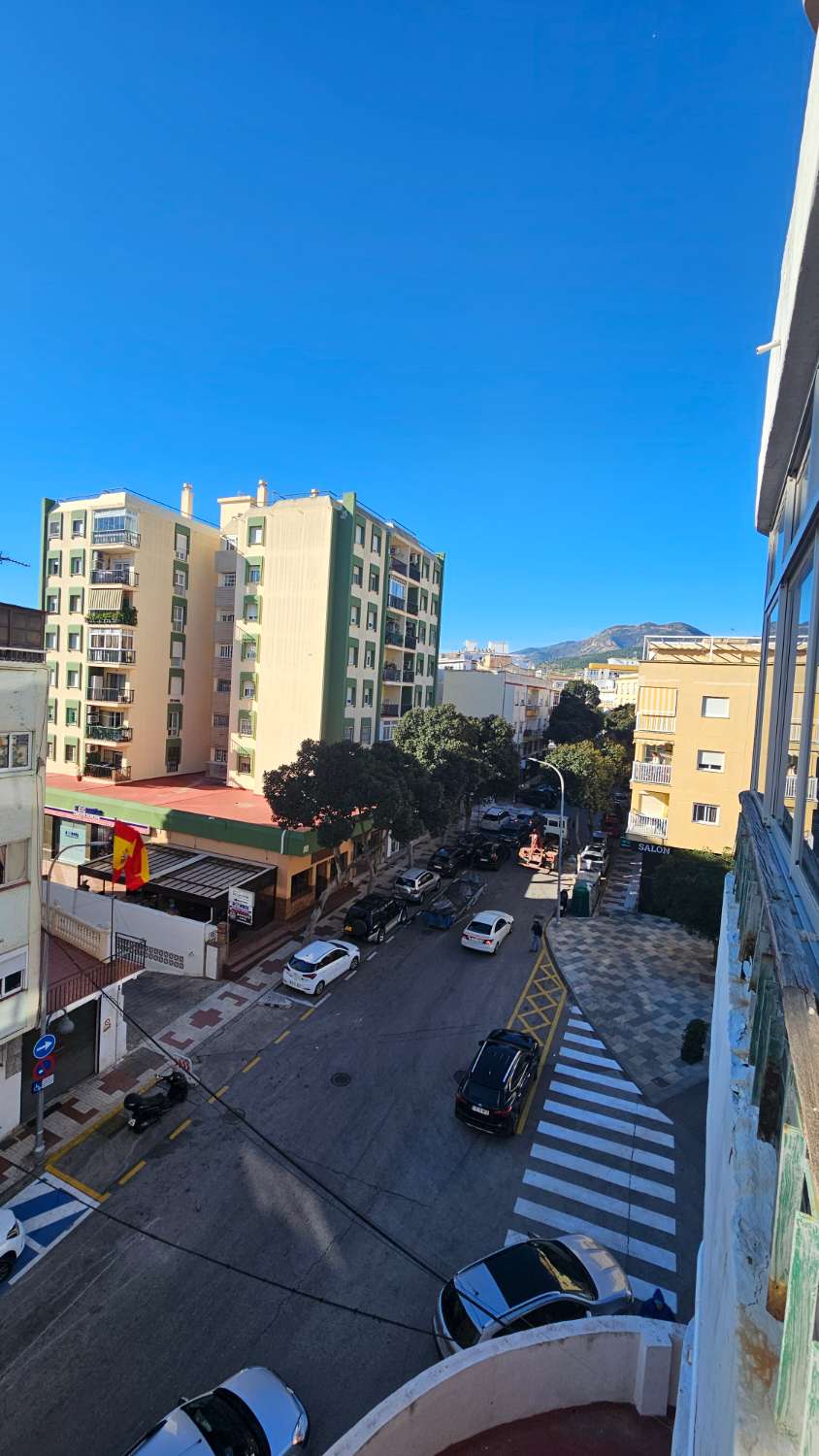 Apartamento con múltiples posibilidades en Torremolinos – Vistas al mar y a la montaña