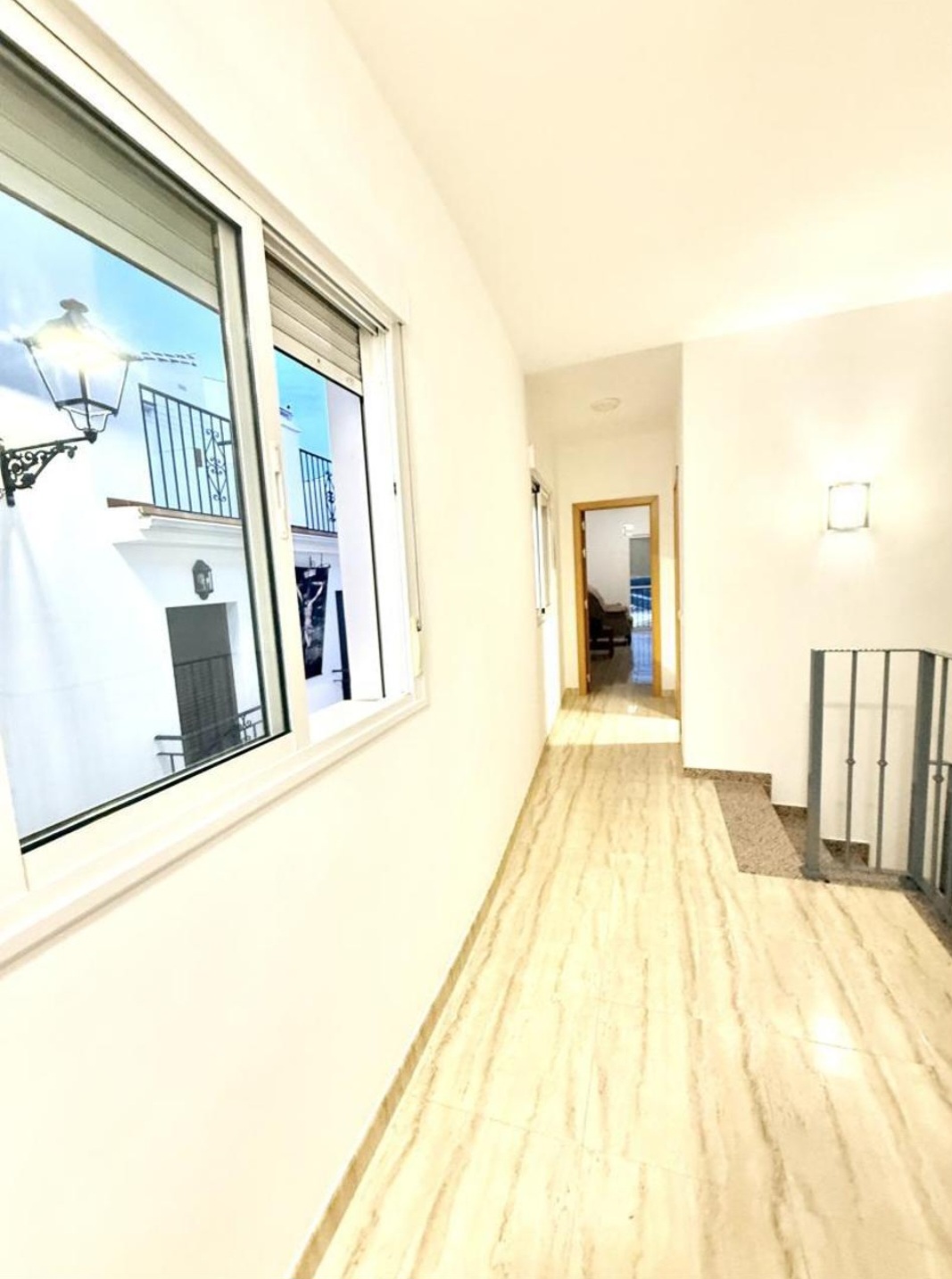 Luminoso dúplex con gran terraza y vistas despejadas en entorno tranquilo en Almogia