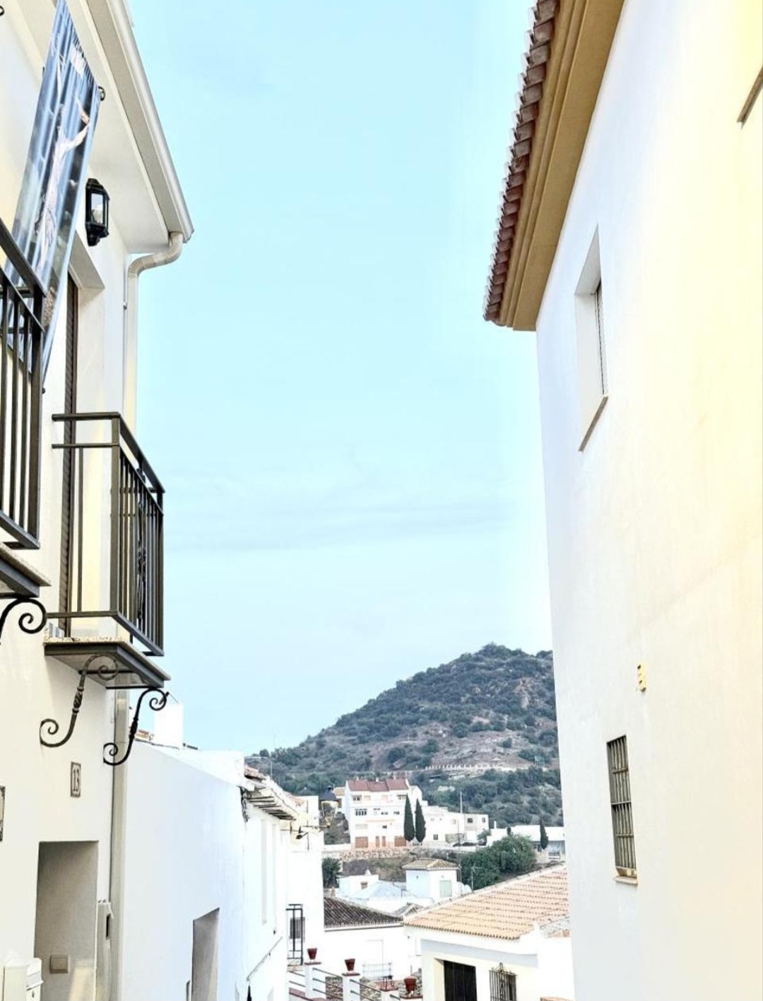 Luminoso dúplex con gran terraza y vistas despejadas en entorno tranquilo en Almogia