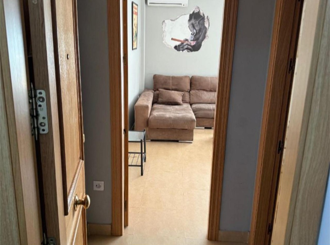 Magnífico piso en Torre del Mar con terraza, vistas despejadas y plaza de garaje