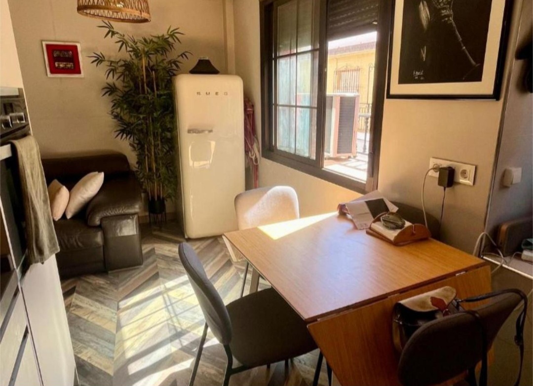 Piso reformado y exterior en Fuengirola – A 10 min del centro y 15 min de la playa