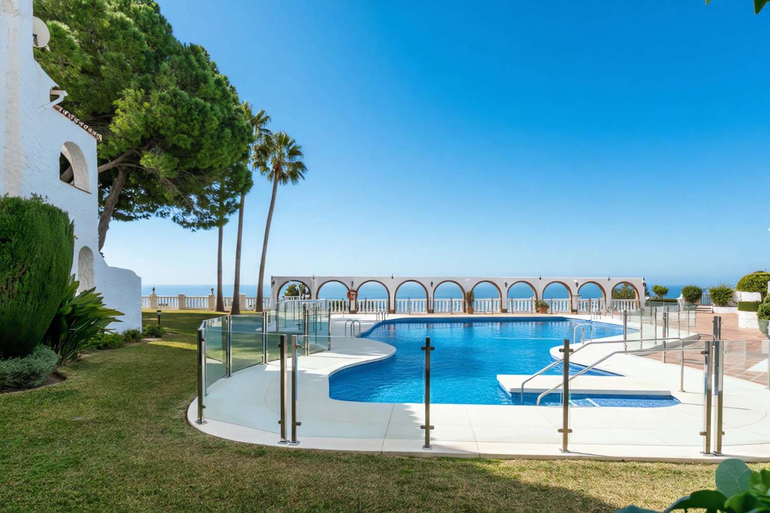 Exclusivo ático dúplex en la urbanización Tío Charles, bENALMADENA