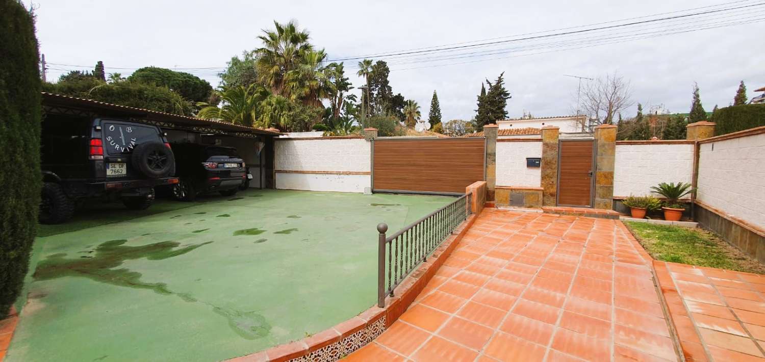 Magnífica villa independiente con piscina en Churriana (Málaga)
