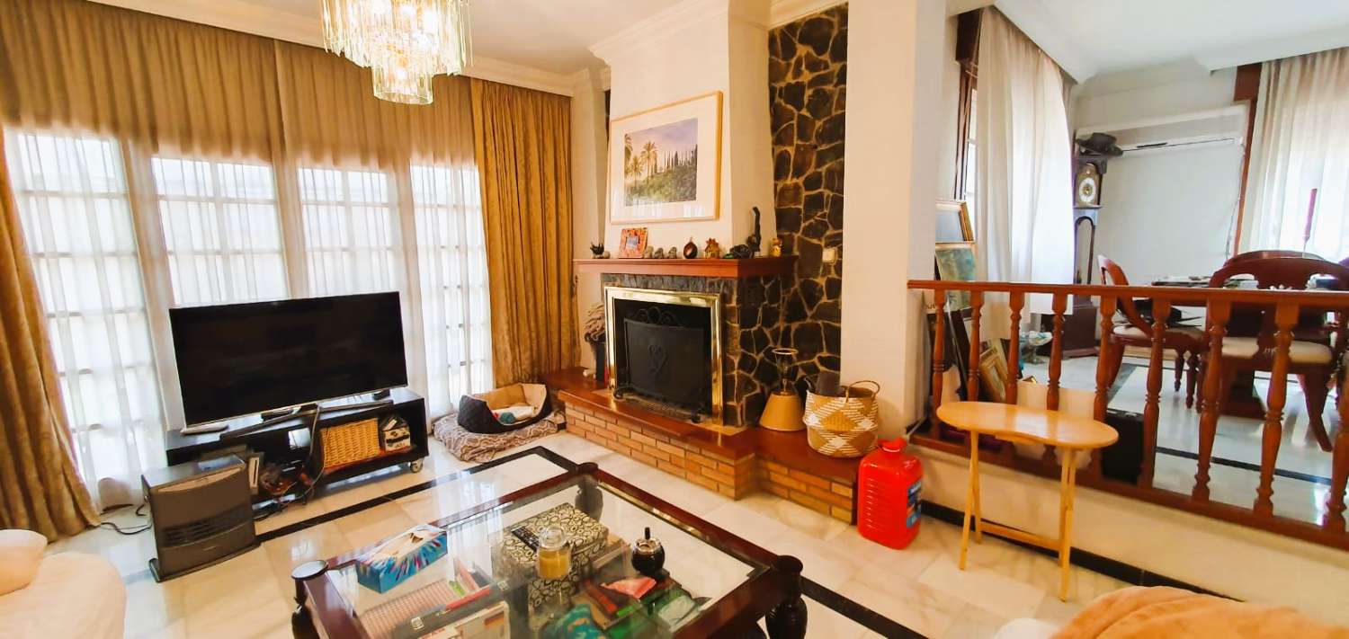 Magnífica villa independiente con piscina en Churriana (Málaga)