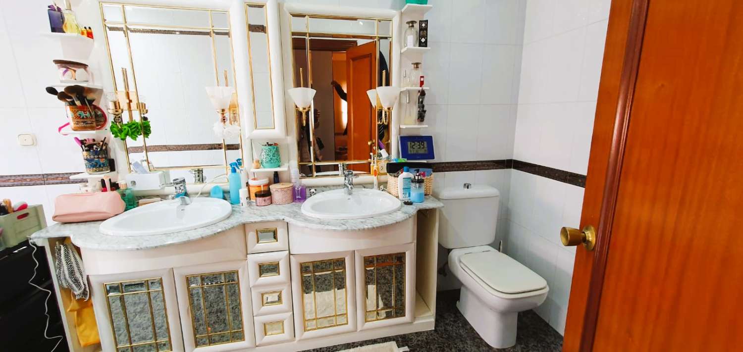 Magnífica villa independiente con piscina en Churriana (Málaga)