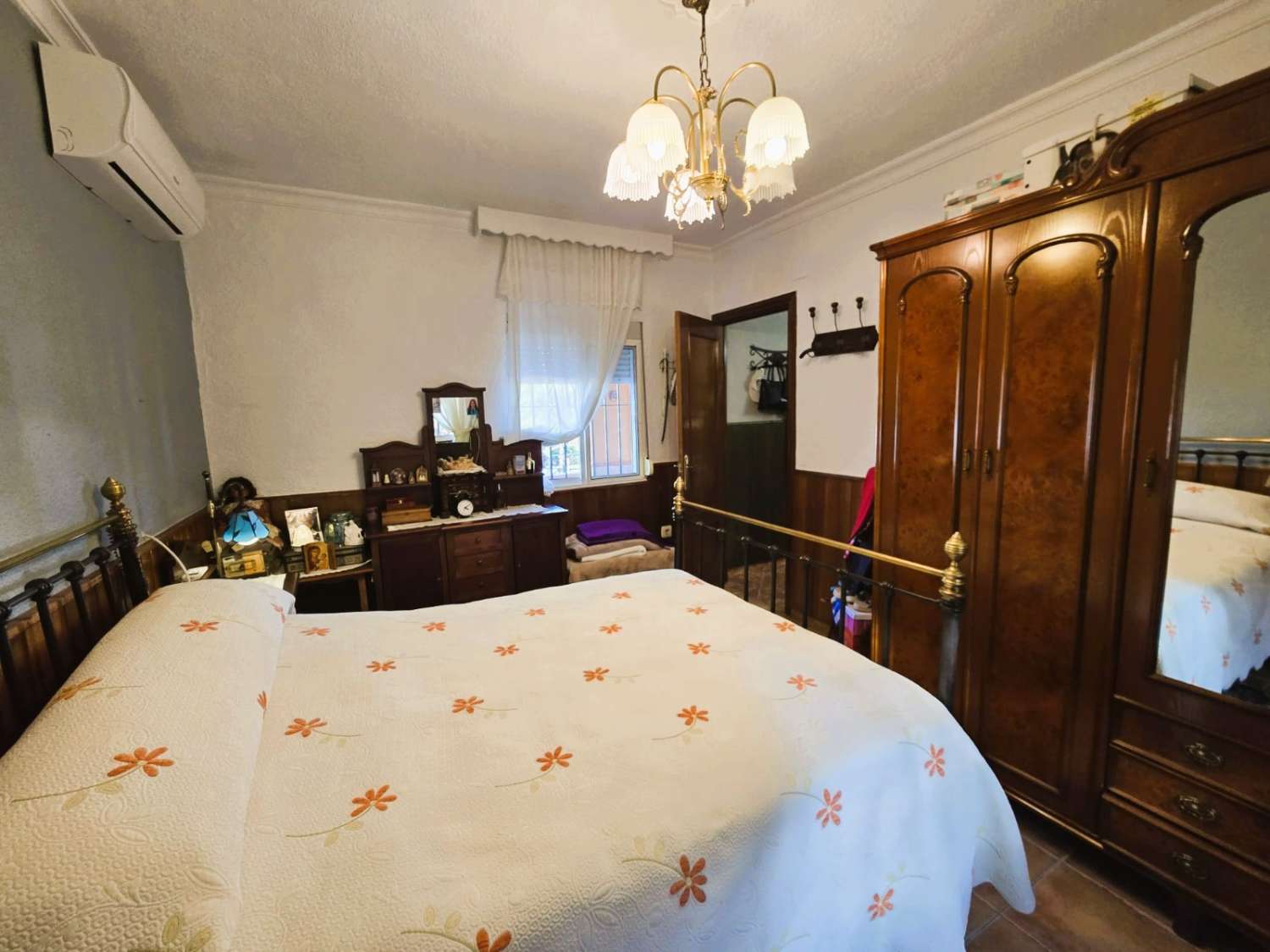 GRAN CASAMATA con estilo propio, muy bien ubicada en la zona urbana de El Romeral, Alhaurín de la Torre.