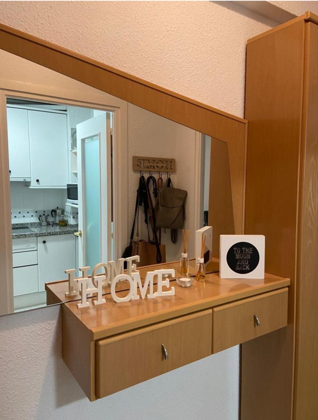 Apartamento en Montemar, a un paso del centro de Torremolinos y de la playa de La Carihuela.