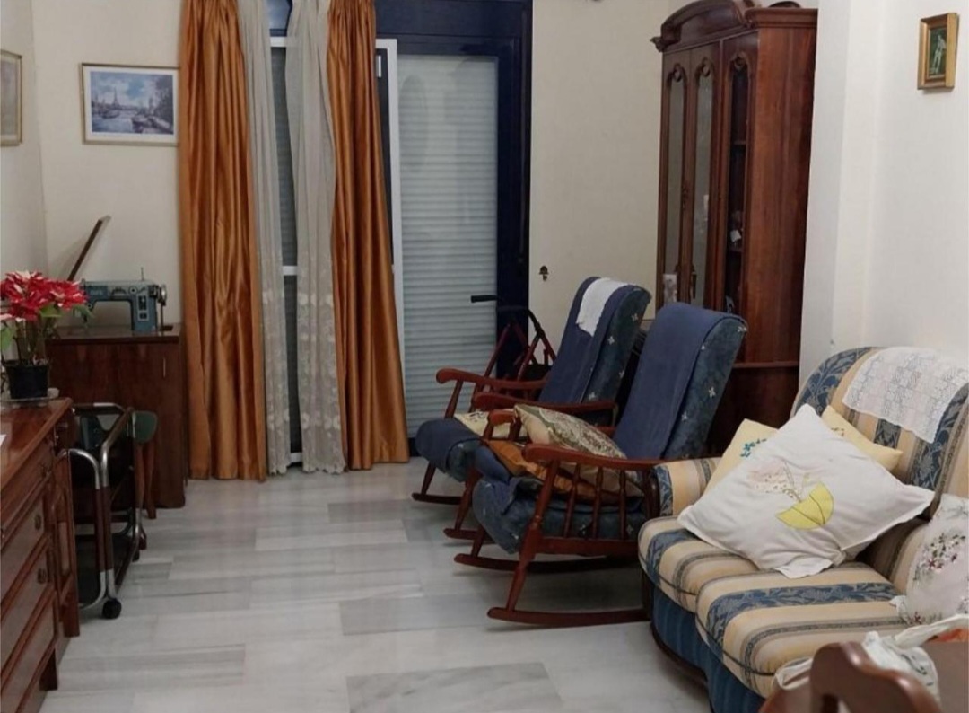 Vivienda en La Trinidad, Málaga, con excelente ubicación.