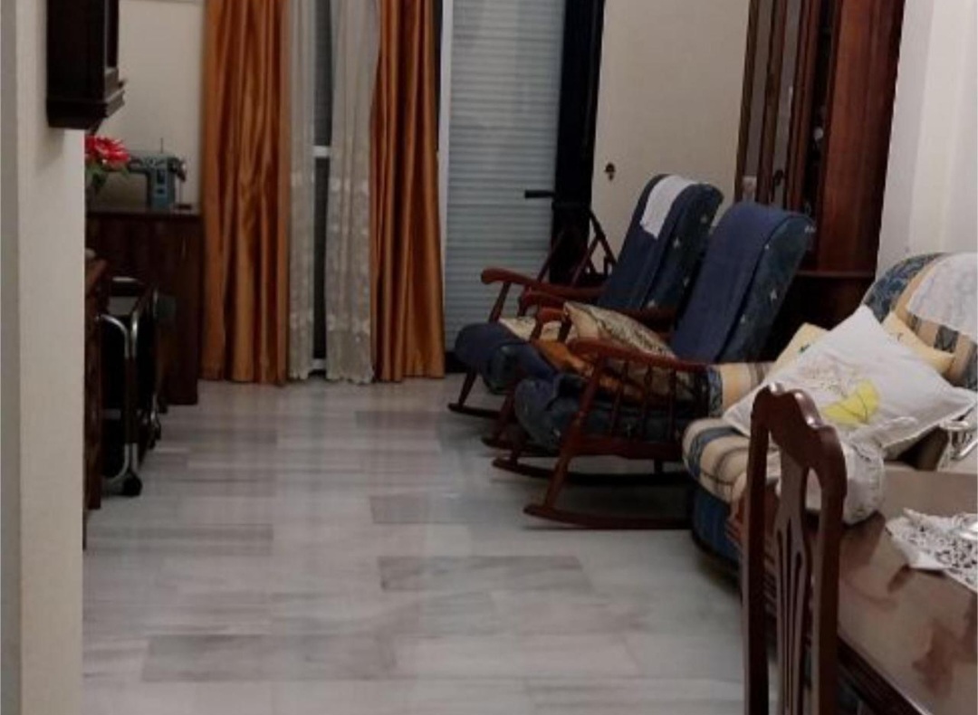 Vivienda en La Trinidad, Málaga, con excelente ubicación.