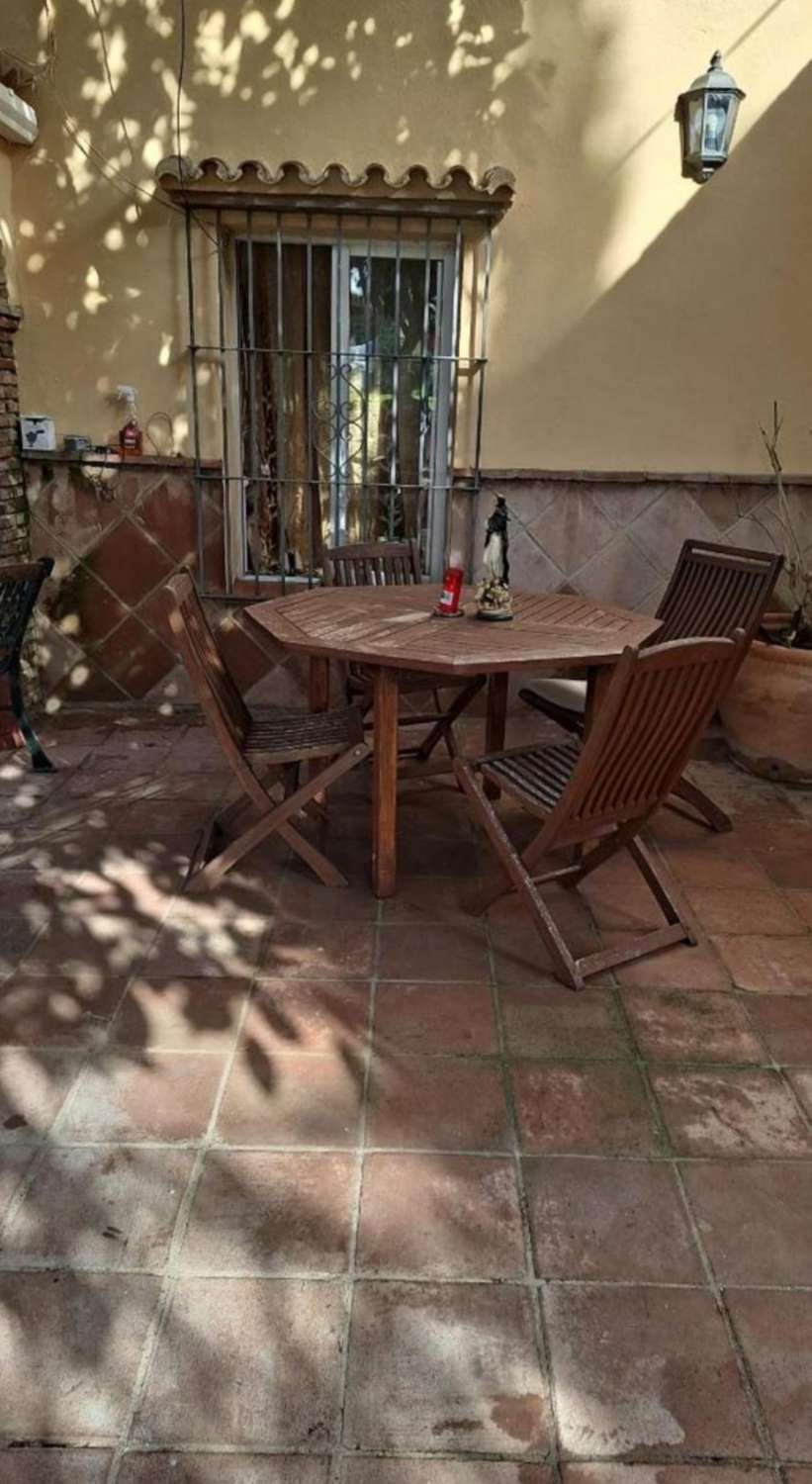 Exclusivo Chalet con Dos Viviendas Independientes en Alhaurín el Grande