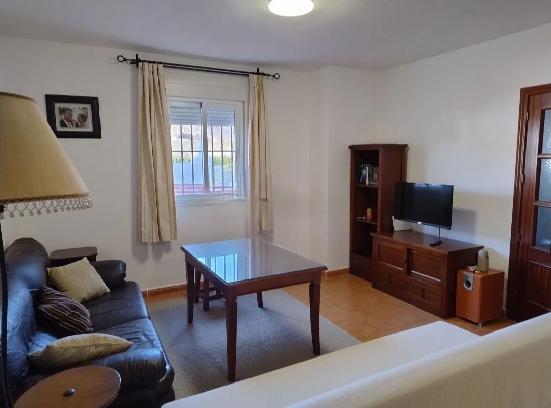 Adosado de 3 dormitorios en Ardales con licencia turística y vistas despejadas