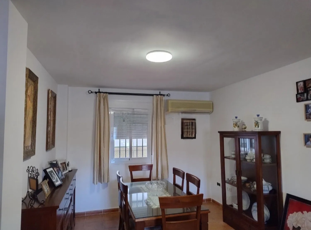 Adosado de 3 dormitorios en Ardales con licencia turística y vistas despejadas