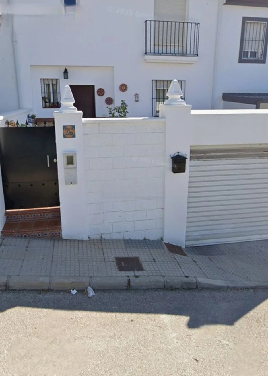 Adosado de 3 dormitorios en Ardales con licencia turística y vistas despejadas