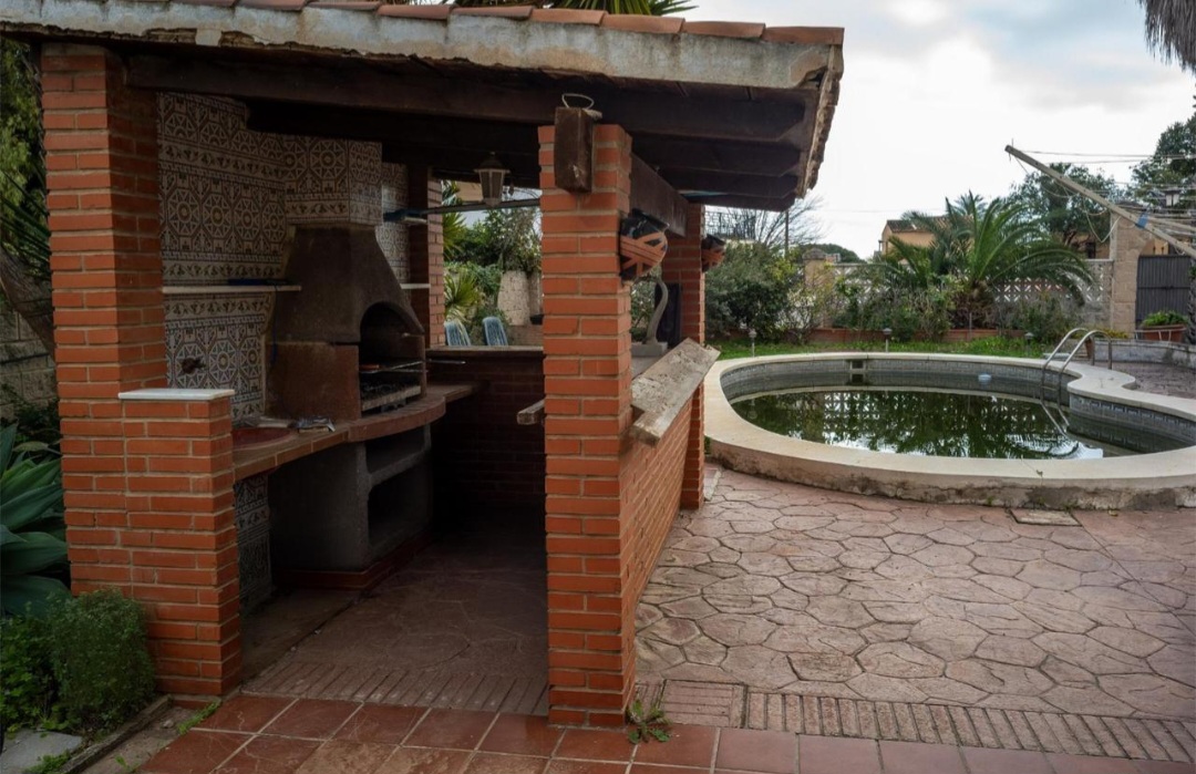 Exclusiva vivienda con piscina en ubicación estratégica en Churriana