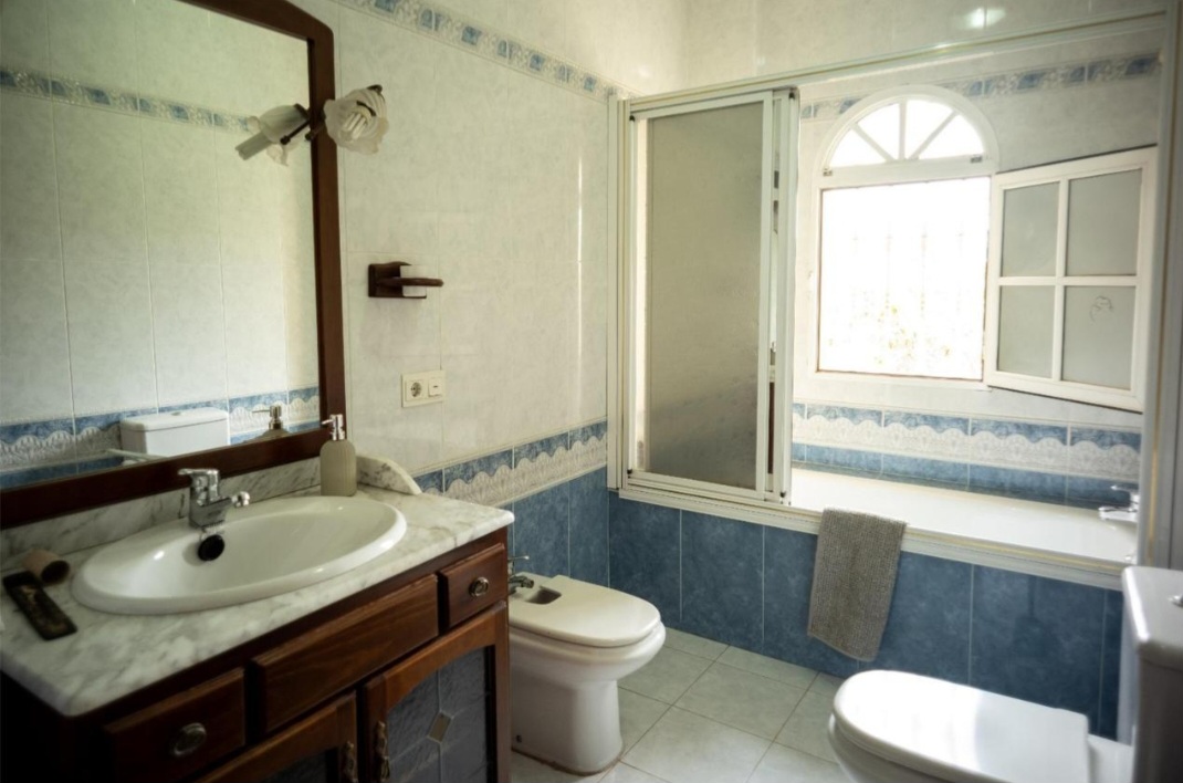 Exclusiva vivienda con piscina en ubicación estratégica en Churriana