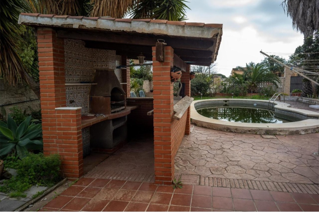 Exclusiva vivienda con piscina en ubicación estratégica en Churriana