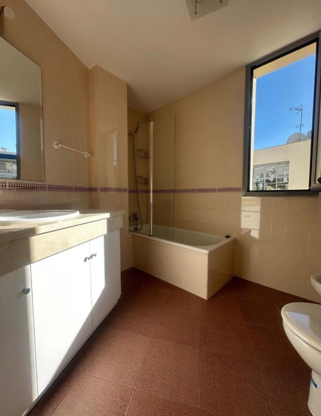 Gran chalet pareado a 100 metros de la playa – Torreblanca, Fuengirola