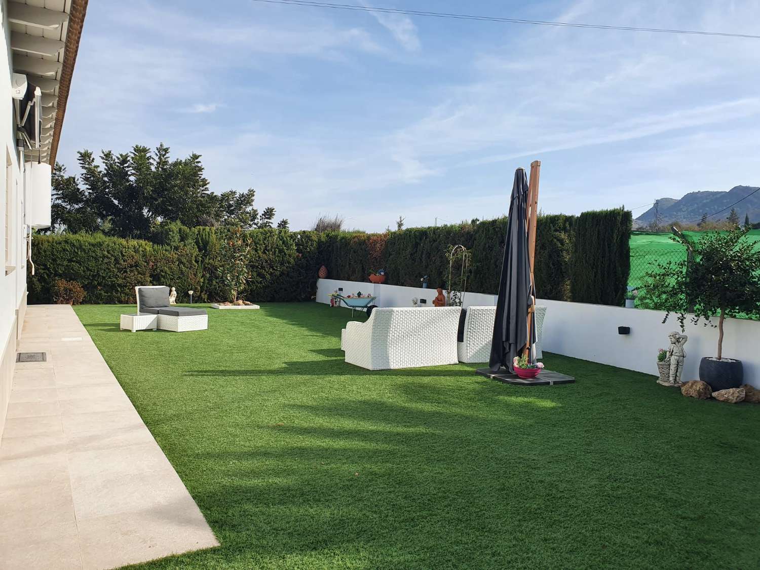 Magnífica villa independiente en venta.