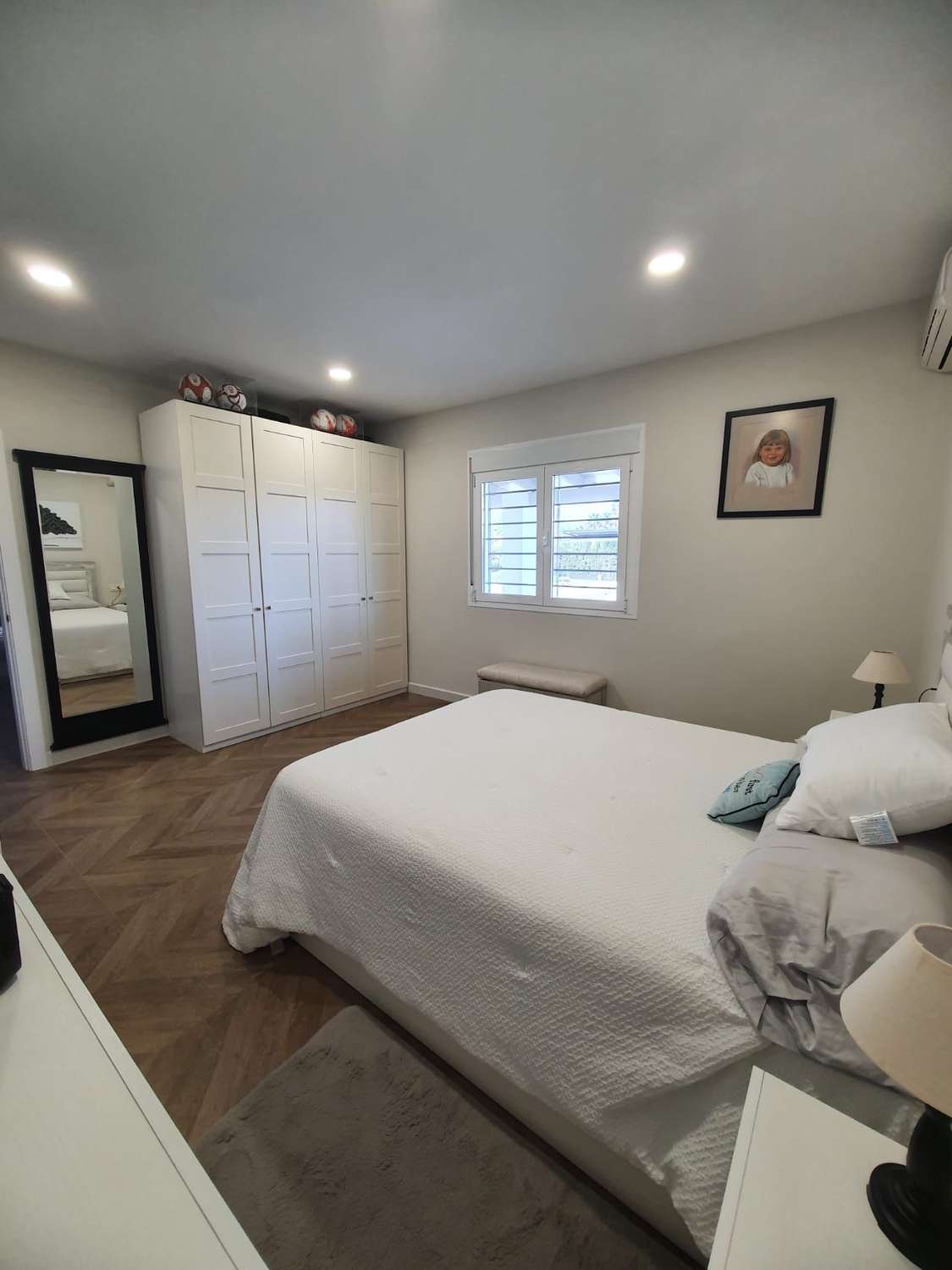 Magnífica villa independiente en venta.