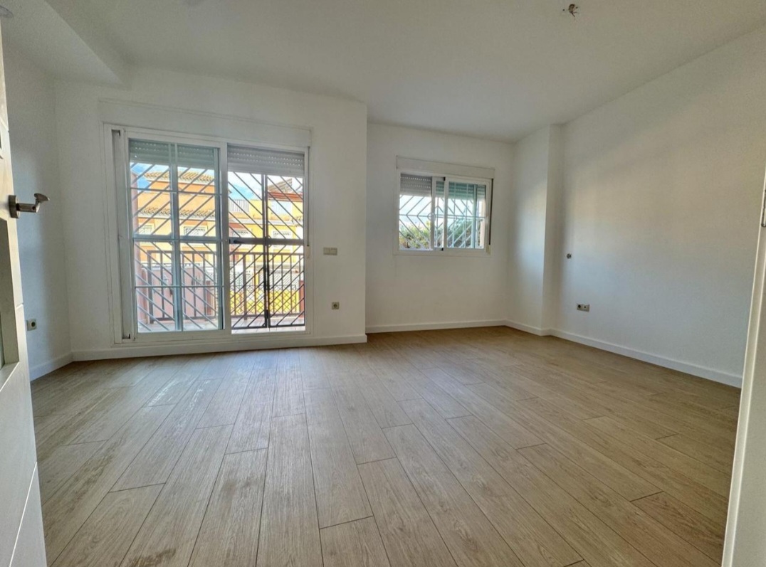 Magnífica casa adosada en Huerta Nueva (Málaga) – aproximadamente 200 m² construidos