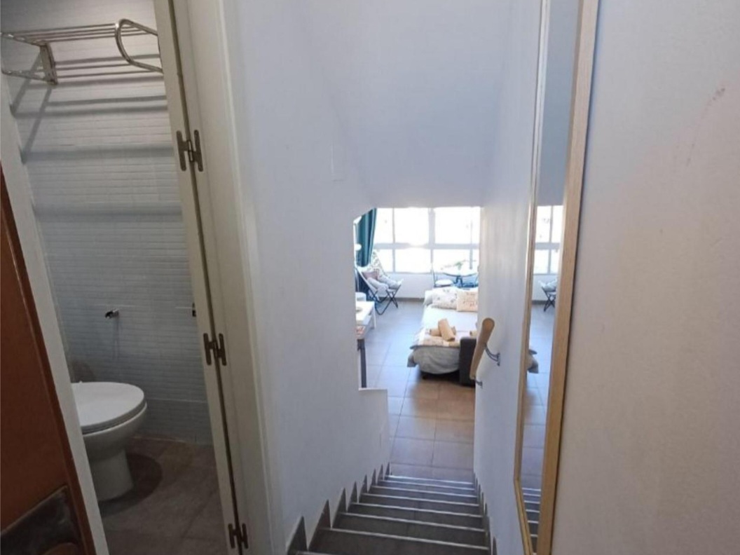 Estudio en primera línea de playa — Renovado, con licencia turística y NRU  en Estepona