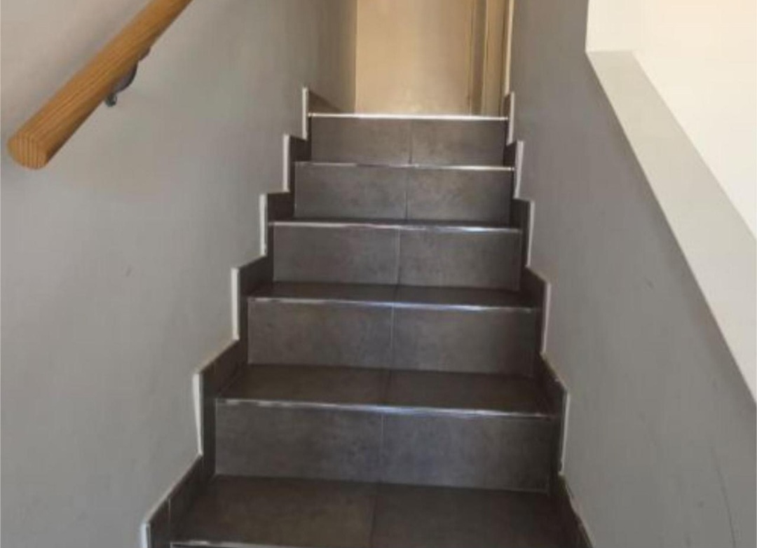 Estudio en primera línea de playa — Renovado, con licencia turística y NRU  en Estepona