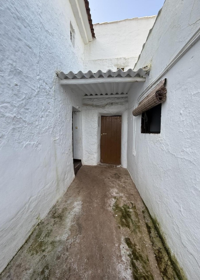 Casa de campo con gran parcela a solo 100 metros del pueblo en Villanueva de Algaidas