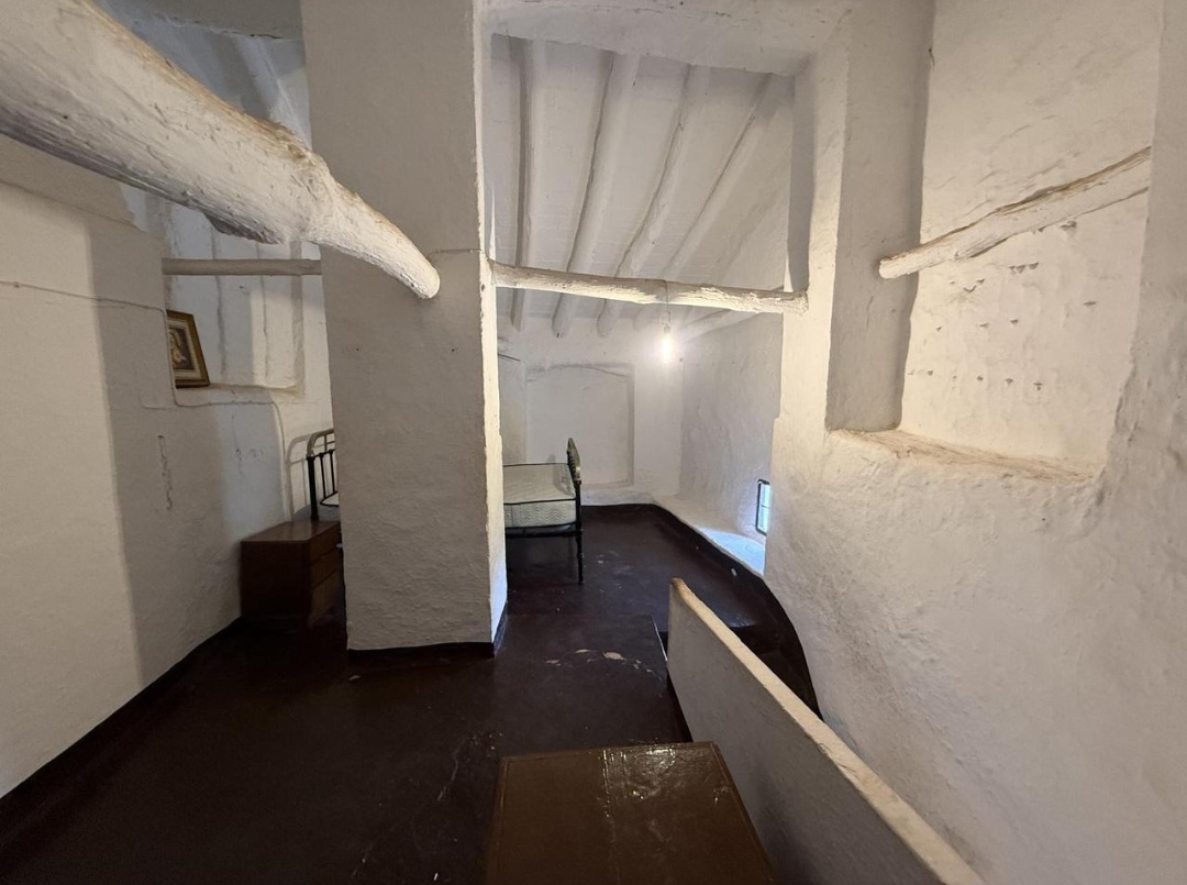 Casa de campo con gran parcela a solo 100 metros del pueblo en Villanueva de Algaidas