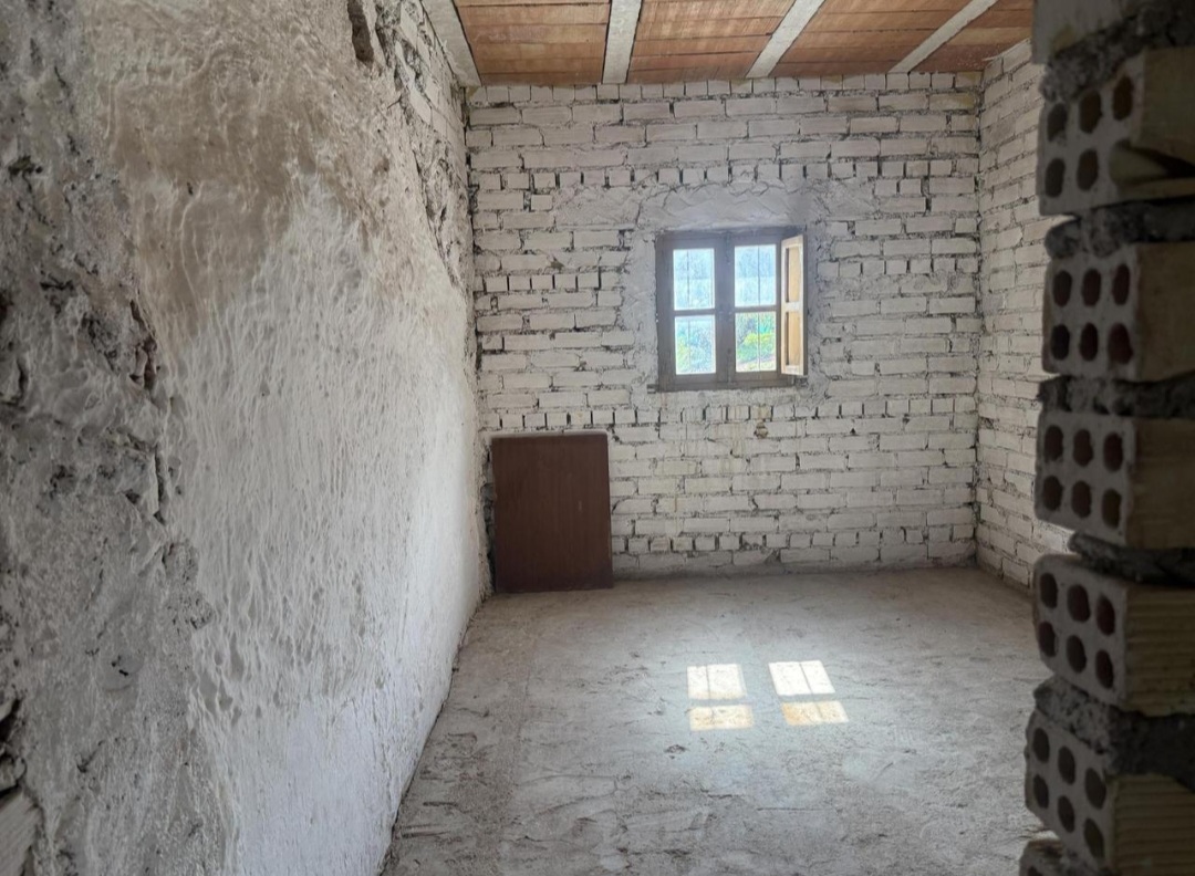 Casa de campo con gran parcela a solo 100 metros del pueblo en Villanueva de Algaidas