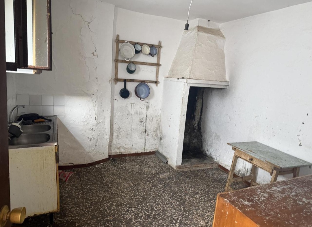 Casa de campo con gran parcela a solo 100 metros del pueblo en Villanueva de Algaidas