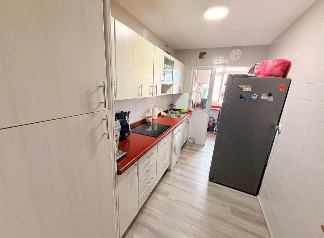 OPORTUNIDAD ÚNICA: Piso con vistas al mar en Arroyo de la Miel