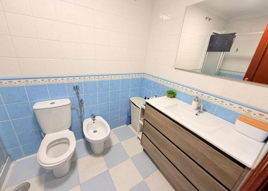 OPORTUNIDAD ÚNICA: Piso con vistas al mar en Arroyo de la Miel