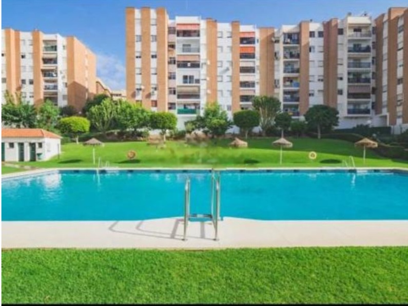 OPORTUNIDAD ÚNICA: Piso con vistas al mar en Arroyo de la Miel
