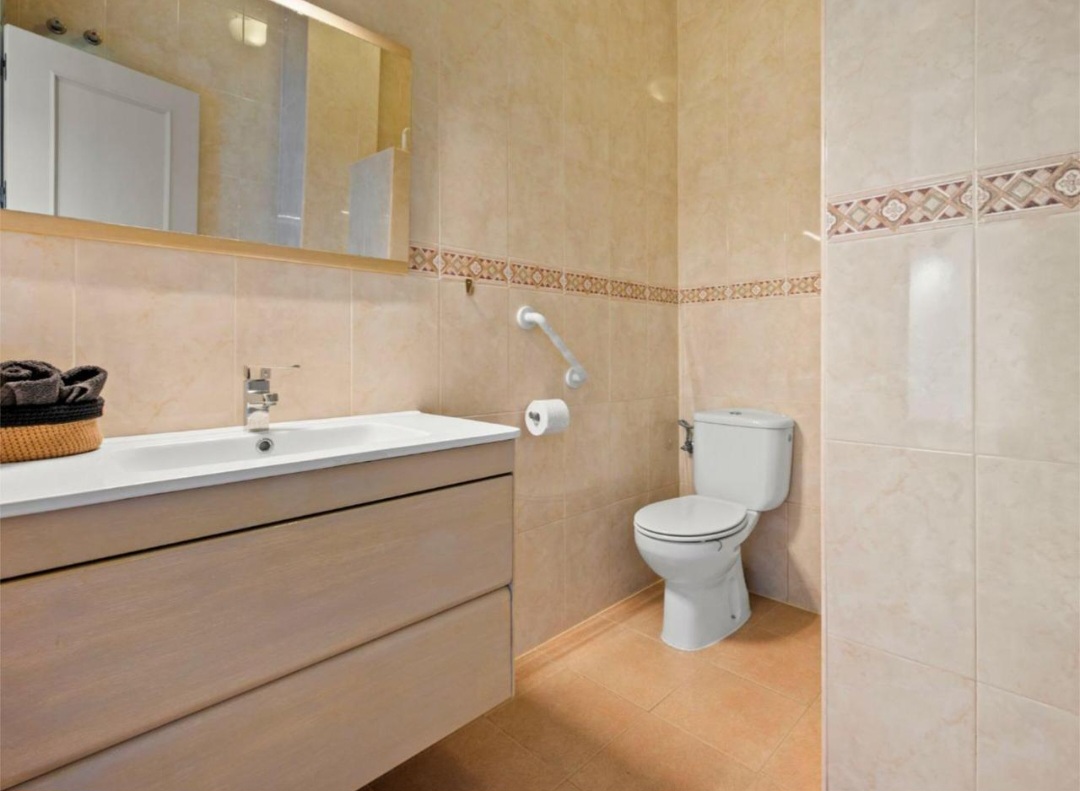 Preciosa villa de 3 dormitorios con vistas al pantano, piscina y excelente acceso